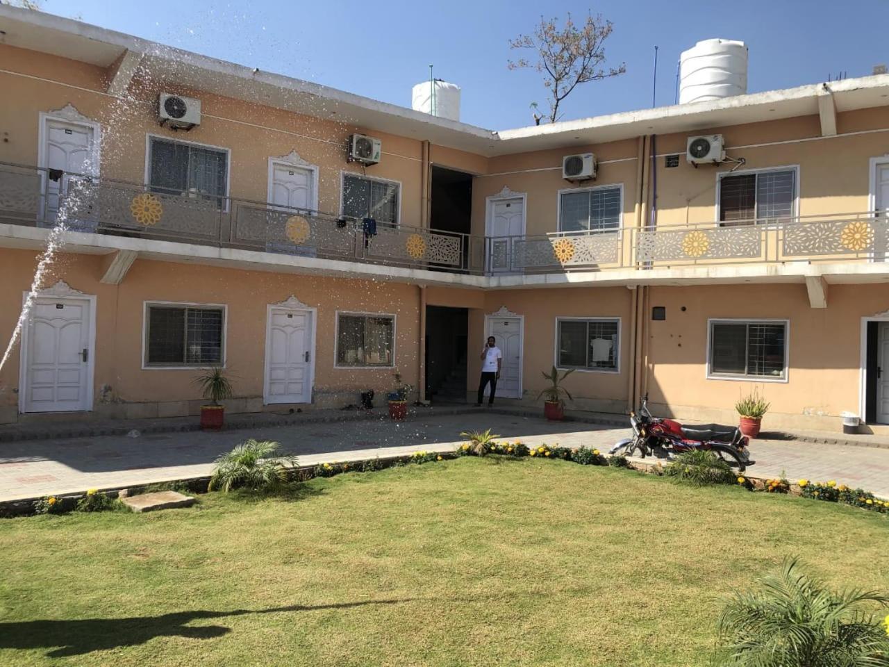 Hotel Islamabad Crown Rawalpindi Luaran gambar
